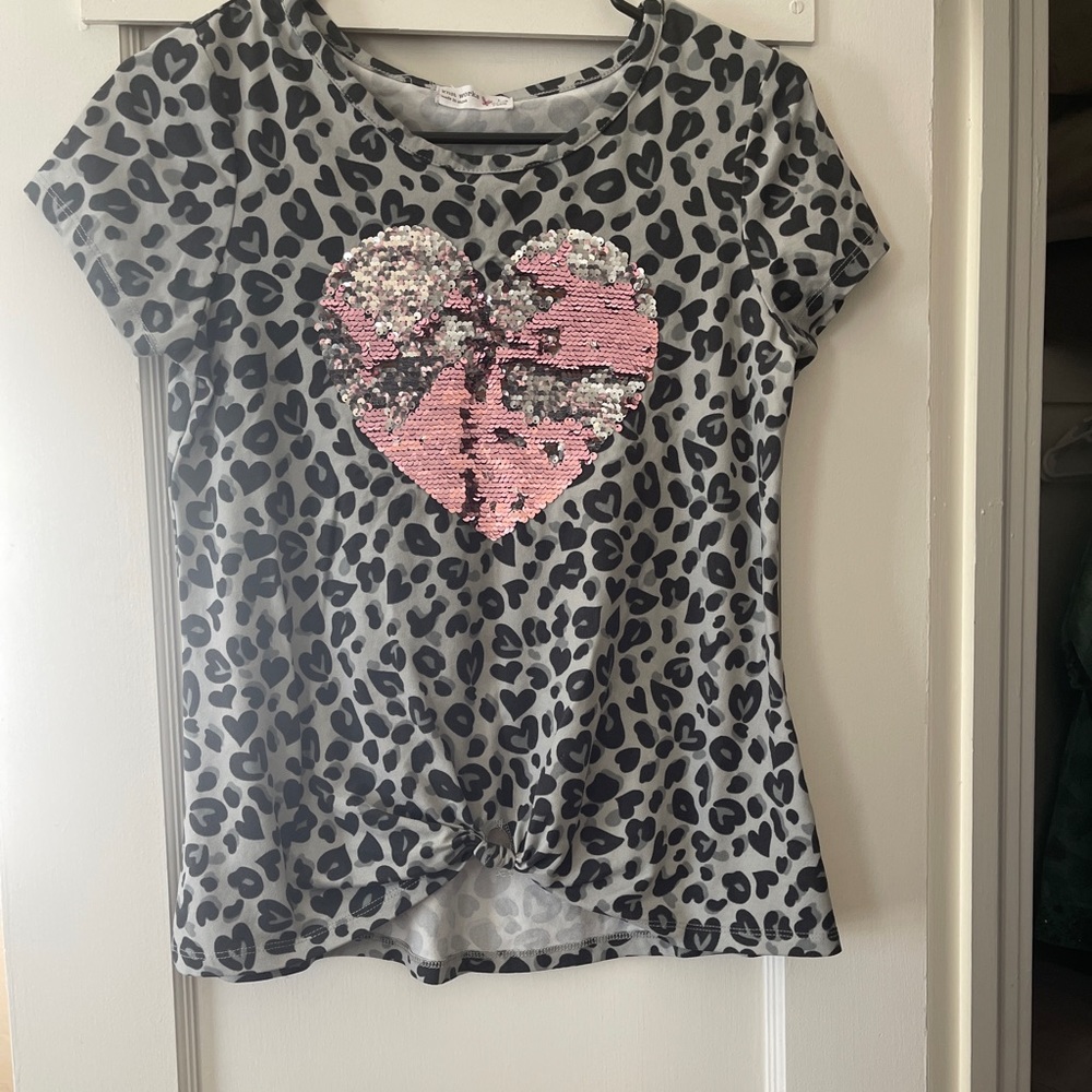 Girls Knit Works shirt with magic sequin flip heart, Size